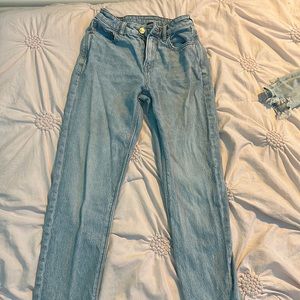 American Eagle women’s jeans